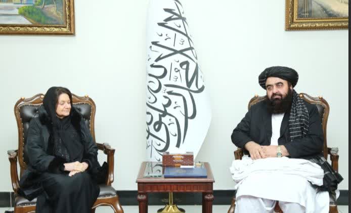 امیرخان متقی، وزیر خارجه طالبان، در تماس تلفنی با روزمری دیکارلو، معاون دبیرکل ساز مان ملل متحد در امور سیاسی، ادعا کرده است که در حملات هوایی اخیر پاکستان به افغانستان هیچ فرد مسلحی کشته نشده است