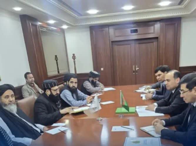 به گزارش خبرگزاری معمار، داره معیار و کیفیت طالبان اعلام کرد که هیأت این اداره به سرپرستی فیض الله صمیم در جریان سفر خود به ترکمنستان با وزیر صنایع کیمیاوی و معینان وزارت نفت و گاز این کشور دیدار کرده است.