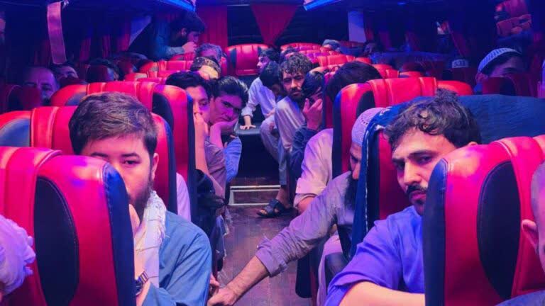 وزارت مهاجران و عودتکنندگان زیر اداره طالبان اعلام کرده است که در جریان یک هفته گذشته ۷۵ شهروند افغانستان از زندانهای مختلف پاکستان آزاد شدهاند.