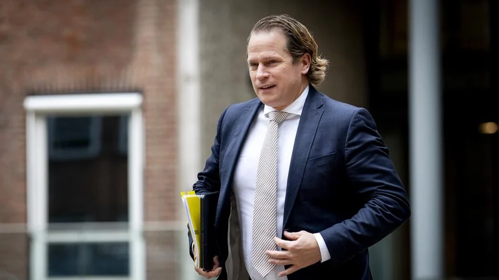 هالند تا سال 2028 برای جنگ احتمالی با روسیه آماده میشود