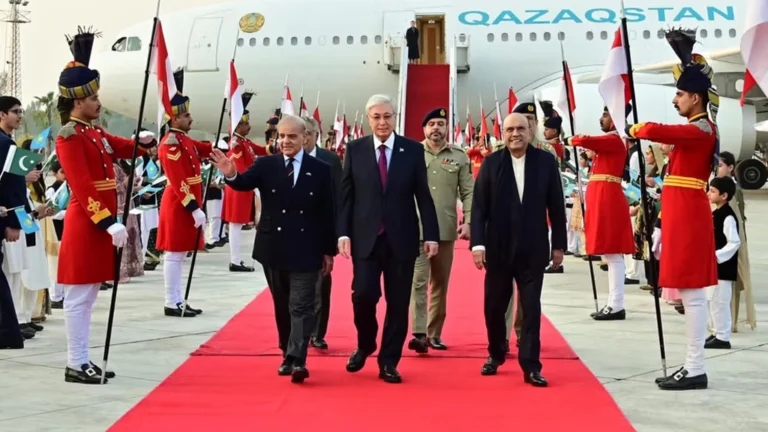 قزاقستان و پاکستان ۳۷ توافق‌نامه همکاری امضا کردند