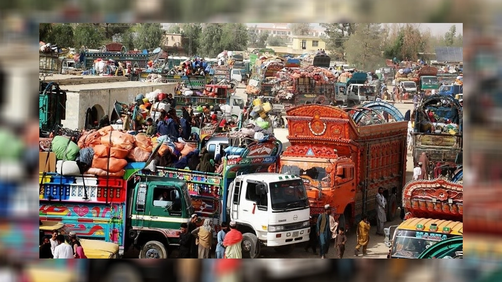 اخراج بیش از ۵ هزار مهاجر افغانستانی از پاکستان در یک روز