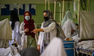 طالبان: داکتران زن بدون محرم اجازه ورود به محل کار را ندارند