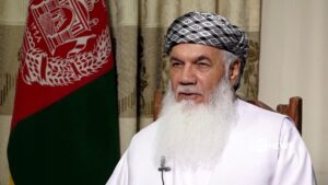 هشدار اسماعیل‌خان به طالبان: آزار و بازداشت زنان هرات قابل تحمل نیست