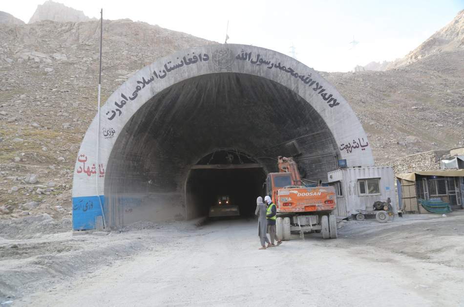 تردد وسایط تریلری در شاهراه سالنگ موقتاً متوقف شد
