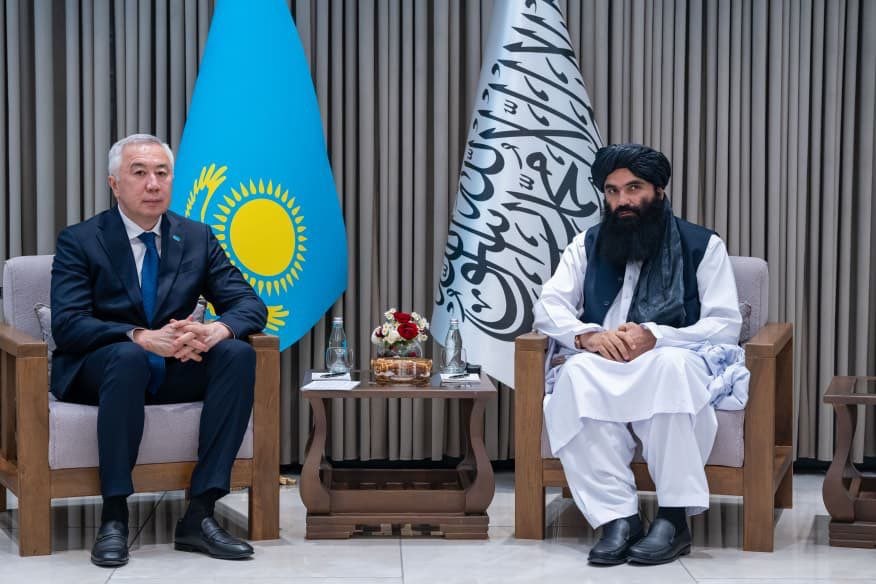 حقانی در دیدار با هیئت قزاقستان بر گسترش همکاریهای امنیتی تأکید کرد