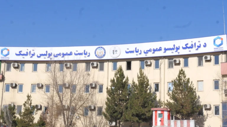 طالبانو د “ترافیک پولیس” نوم “د تګ راتګ شرطه” ته بدل کړ