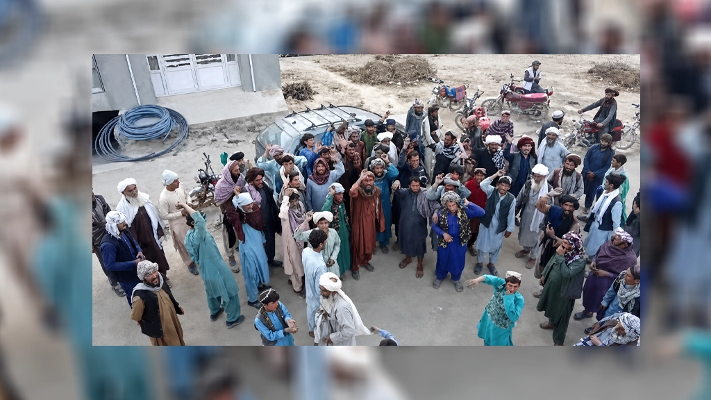 منابع از درگیری طالبان بر سر یک گیاه ارزشمند با مردم غور خبر میدادند