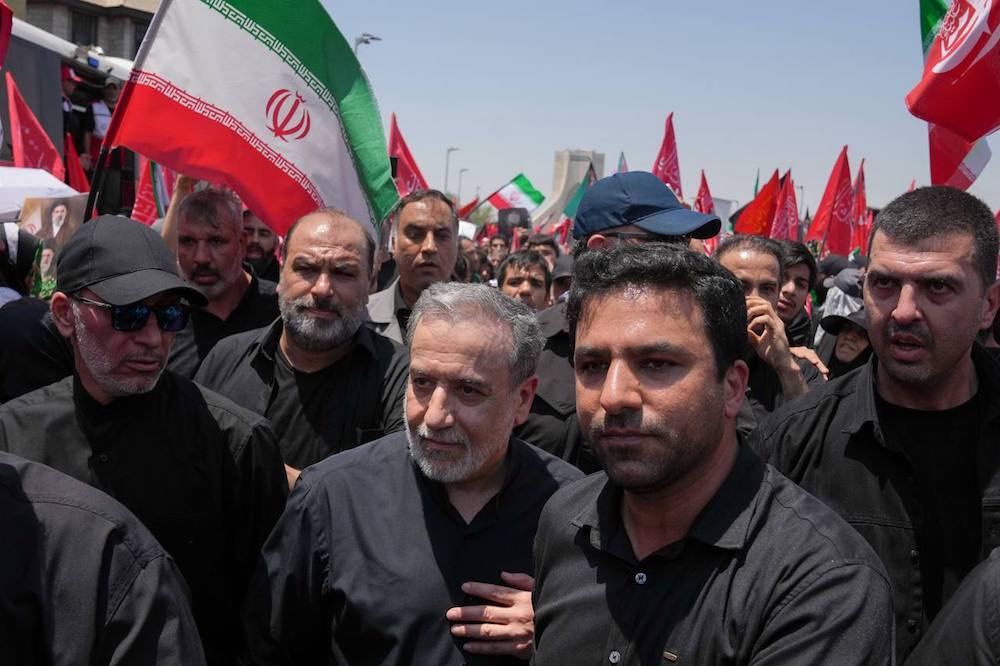 وزیر خارجه ایران: نه مردم و نه نیروهای مسلح ایران، از هیچ تهدیدی هراسی به خود راه نمیدهند