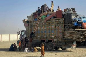 اخراج بیش از دو هزار مهاجر از پاکستان به افغانستان