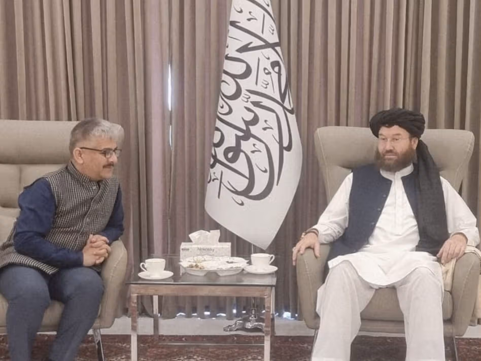 مقامات طالبان روز سهشنبه اعلام کرد که عطاءالله عمری، وزیر زراعت، آبیاری و مالداری این گروه، در رأس هیئتی عازم هند شده است. وزارت زراعت طالبان هدف از این سفر را توسعه و تقویت همکاریهای دوجانبه میان کابل و دهلینو عنوان کرده است.