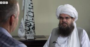 طالبان: نزدیک به ۱۴۰۰ مقام حکومت پیشین به افغانستان بازگشته‌اند