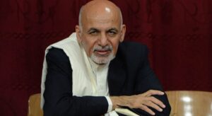 اشرف غنی: حتی صد سال دیگر هم در برابر طالبان سر خم نمی‌کنم