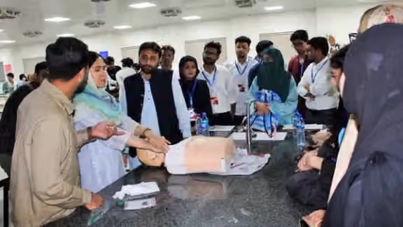 دادگاه عالی پاکستان سند اخراج دانشجویان افغان را تعلیق کرد