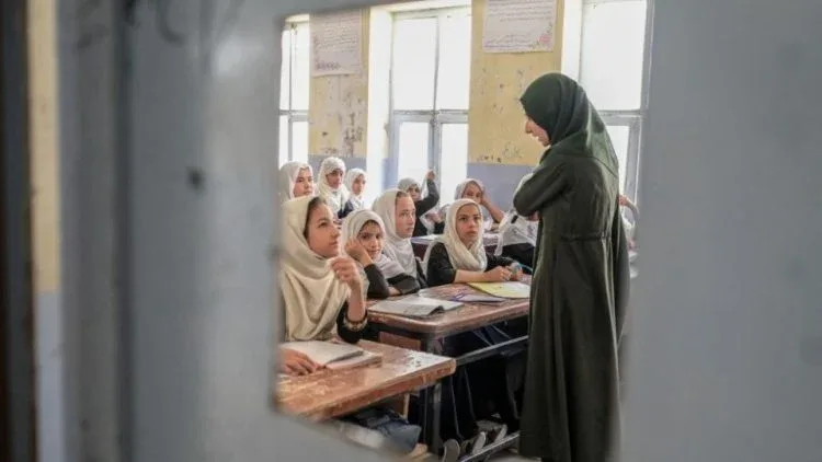 روز جهانی آموزگار؛ یونسکو خواستار حمایت بیشتر از آموزگاران در سراسر جهان شد