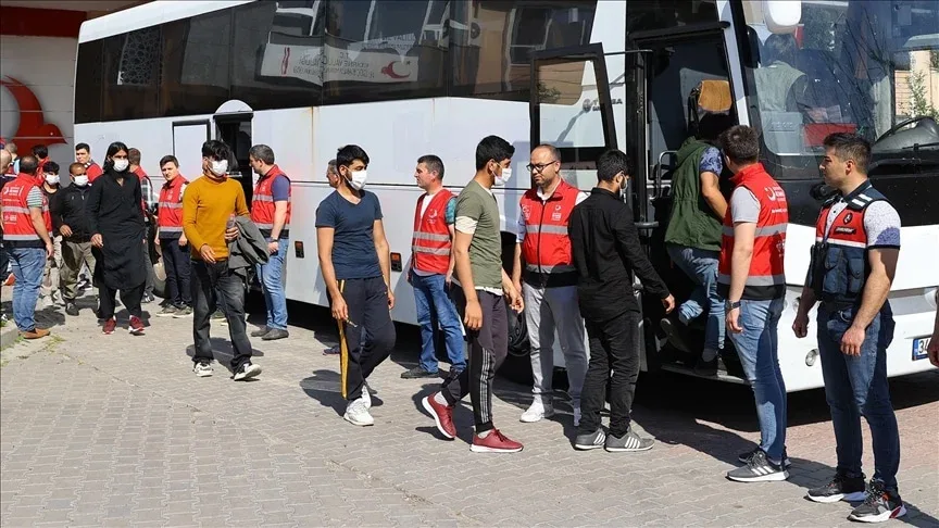 ۲۹ پناهجوی افغان در بالیک‌اسیر ترکیه بازداشت شدند