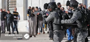 یورش نظامیان اسراییلی بر نمازگزاران در مسجدالاقصی