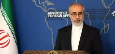 سخنگوی وزارت خارجه ایران: وزارت خارجه آزادی عکاس، خبرنگار ایرانی را با جدیت دنبال می‌کند