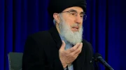 هشدار حکمتیار به پاکستان: تهدید و حمله راه‌حل منازعات نیست