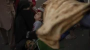 برنامه جهانی غذا: زنان افغانستان در آستانه از دست‌دادن آخرین راه نجات شان هستند