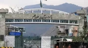 گذرگاه تورخم پس از یک ماه مسدودیت دوباره به ‌روی وسایط نقلیه تجارتی باز شد