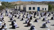 طالبان در دایکندی محدودیت‌های پوششی جدید برای دانش‌آموزان تعیین کرد