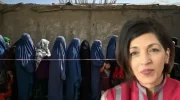 رینا امیری: منع فعالیت آرایشگاه‌های زنانه، معدود پناهگاه باقی مانده زنان را نابود می‌کند
