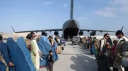 لغو پرواز ۱۶۶۰ پناهجوی افغانستانی به آمریکا با دستور ترامپ