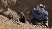 ماین های منفجر نشده قاتل خاموش در افغانستان؛ بیش از ۴۰۰ قربانی طی یک سال اخیر