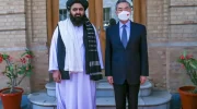 مقتی در پکن؛ گفت‌وگوهای سه‌جانبه افغانستان، چین و پاکستان برای همکاری‌های منطقه‌ای