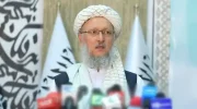 عبدالسلام حنفی، معاون رئیس‌الوزرای طالبان روز پنج‌شنبه، ۱۳ میزان، در مراسمی که به مناسبت روز جهانی معلم در کابل برگزار شده بود، افزایش معاش معلمان را مشروط به داشتن امکانات بیشتر کرد.